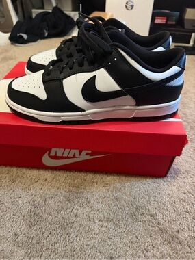 Brand New Nike Dunk Low Panda sz 9
